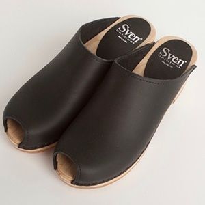 Sven Peep Toe Clog 39 EU / 8.5 US